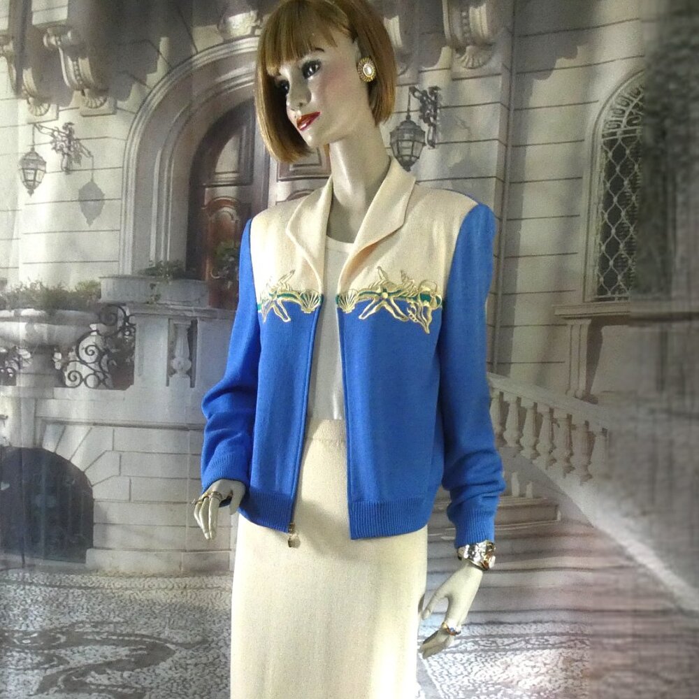 St. John Collection Suit Blue & Lt Ivory Jacket w Gold Embroidery Matching Skirt